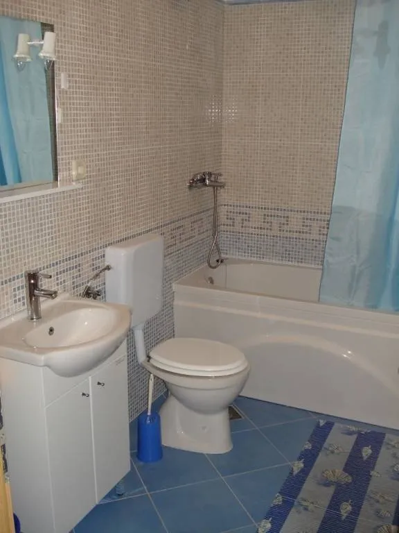 grad krk,40 m2, 1s+db, s parkingom - slika 4
