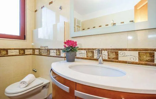 martinkovac, dvoetažni stan u kući s bazenom, 200 m2 - slika 12