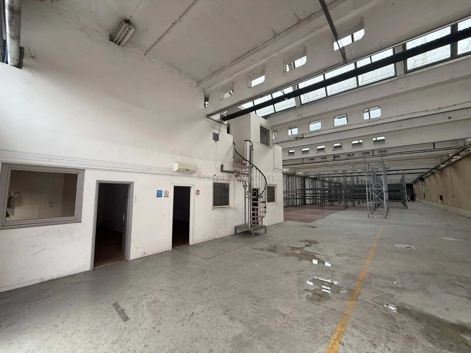 iznajmljuje se skladište – 1.700 m² – trnje - slika 3