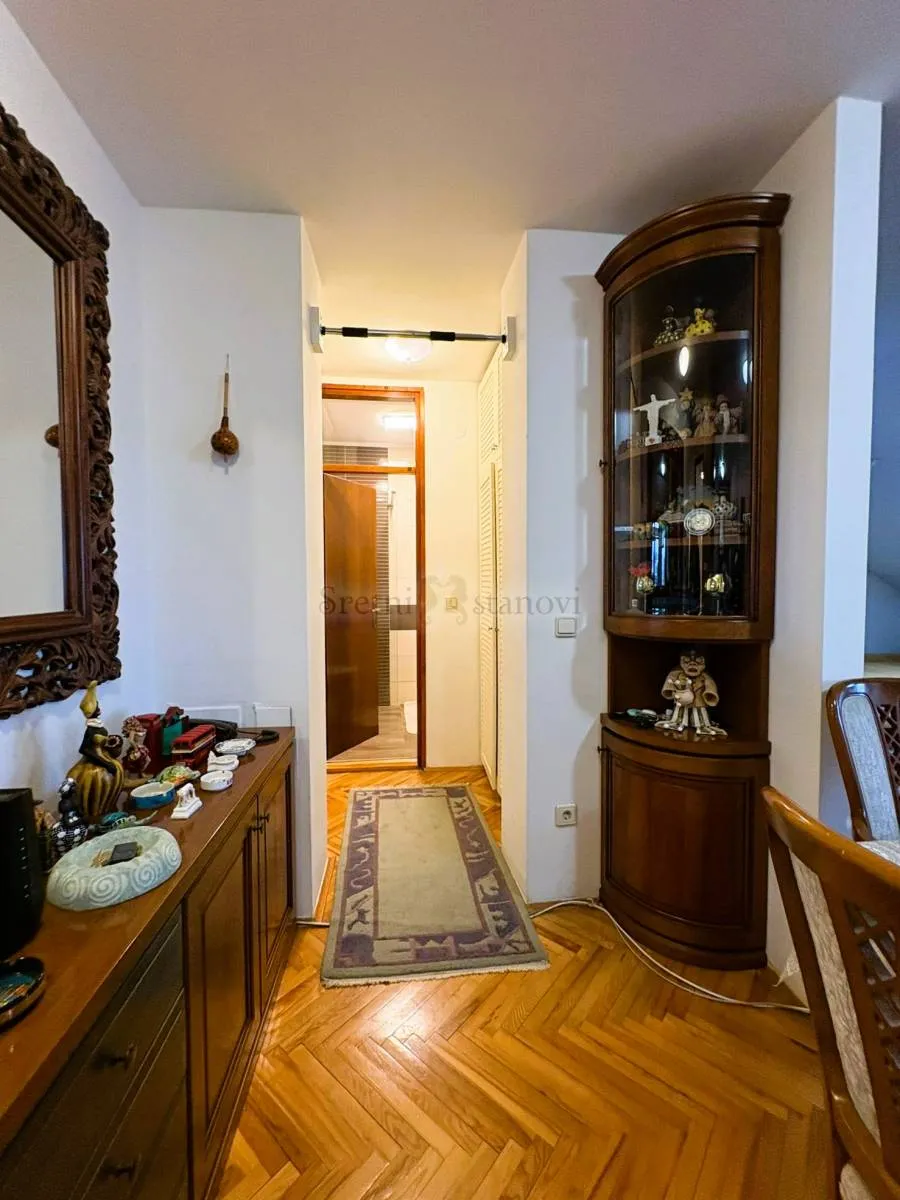 na prodaju komforni četverosobni stan u srcu trešnjevke - slika 10