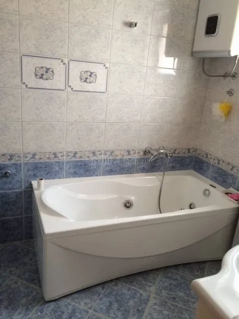 opatija,pobri, tri stana i poslovnim prostoro,850 m2 - slika 13