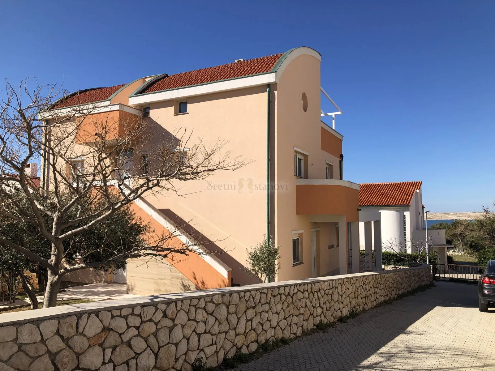 vidalići, kuća s 5 apartmana i garažom, drugi red od mora - slika 3