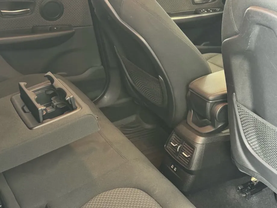 bmw serija 2 active tourer 225xe - slika 15