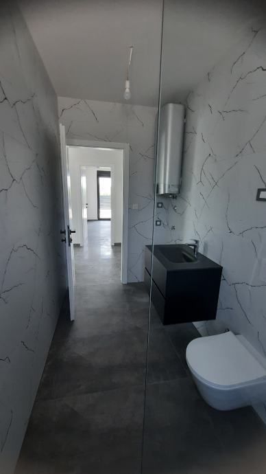 !!stan sa dvorištem,murter,88.00m2! (prodaja) - slika 6
