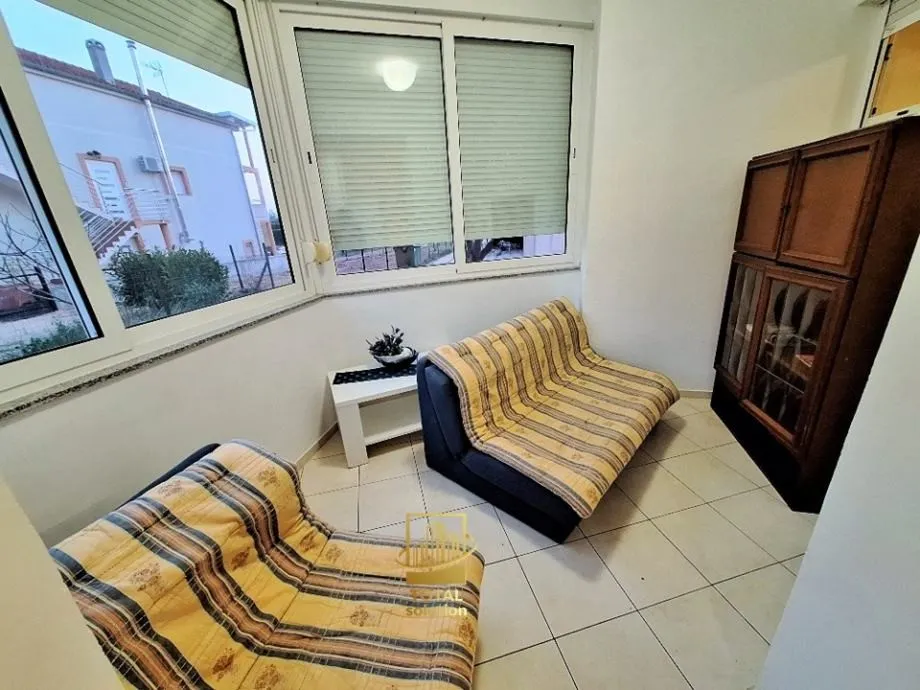 pakoštane, dvosobni apartman 41 m2 u prizemlju, 400 metara od mora - slika 2