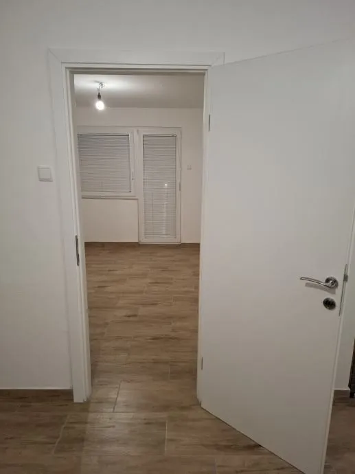 stan: postira, brač, 99.00 m2, prizemlje sa vrtom i parkirnim mjestom - slika 15