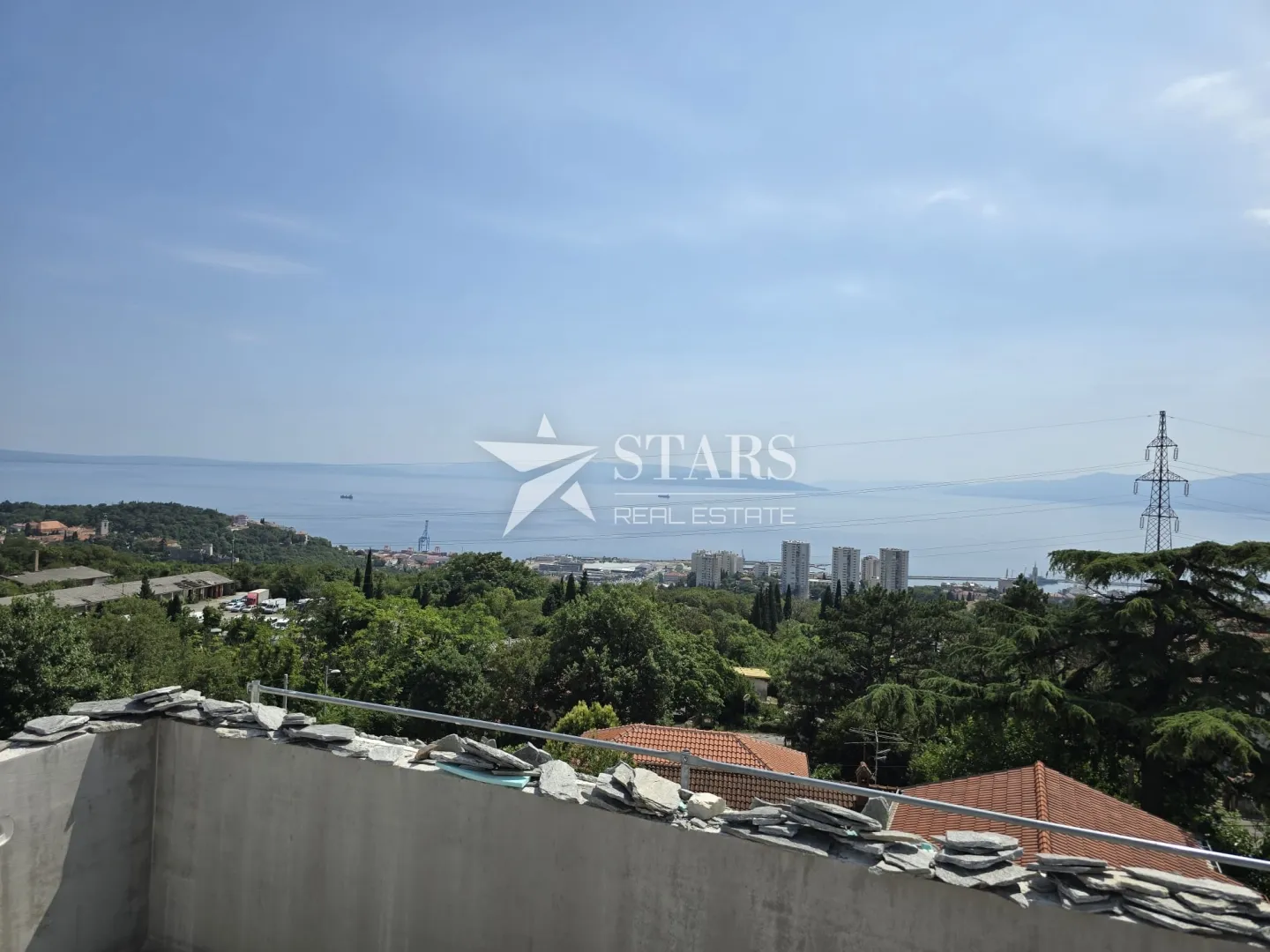 rijeka, kozala - luksuzni 3s+db stan s krovnom terasom i bazenom - slika 13