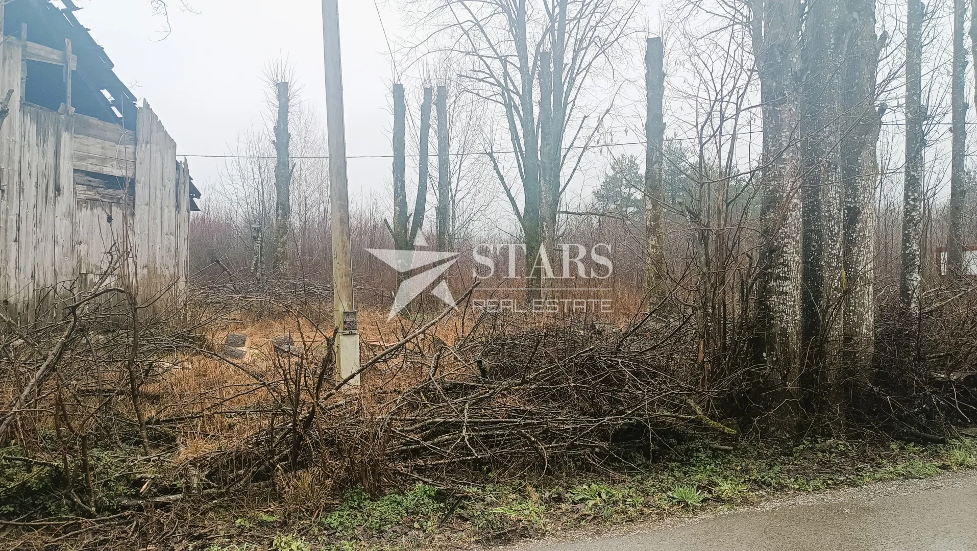 plaški - građevinsko zemljište 1005 m2 sa starim imanjem - slika 4