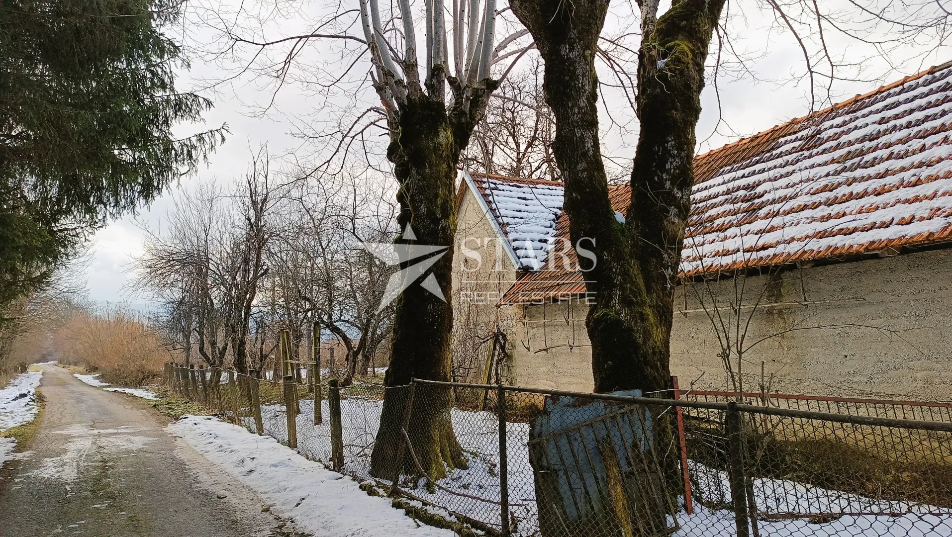 plaški - kuća s gospodarskim zgradama i oranicom - slika 3