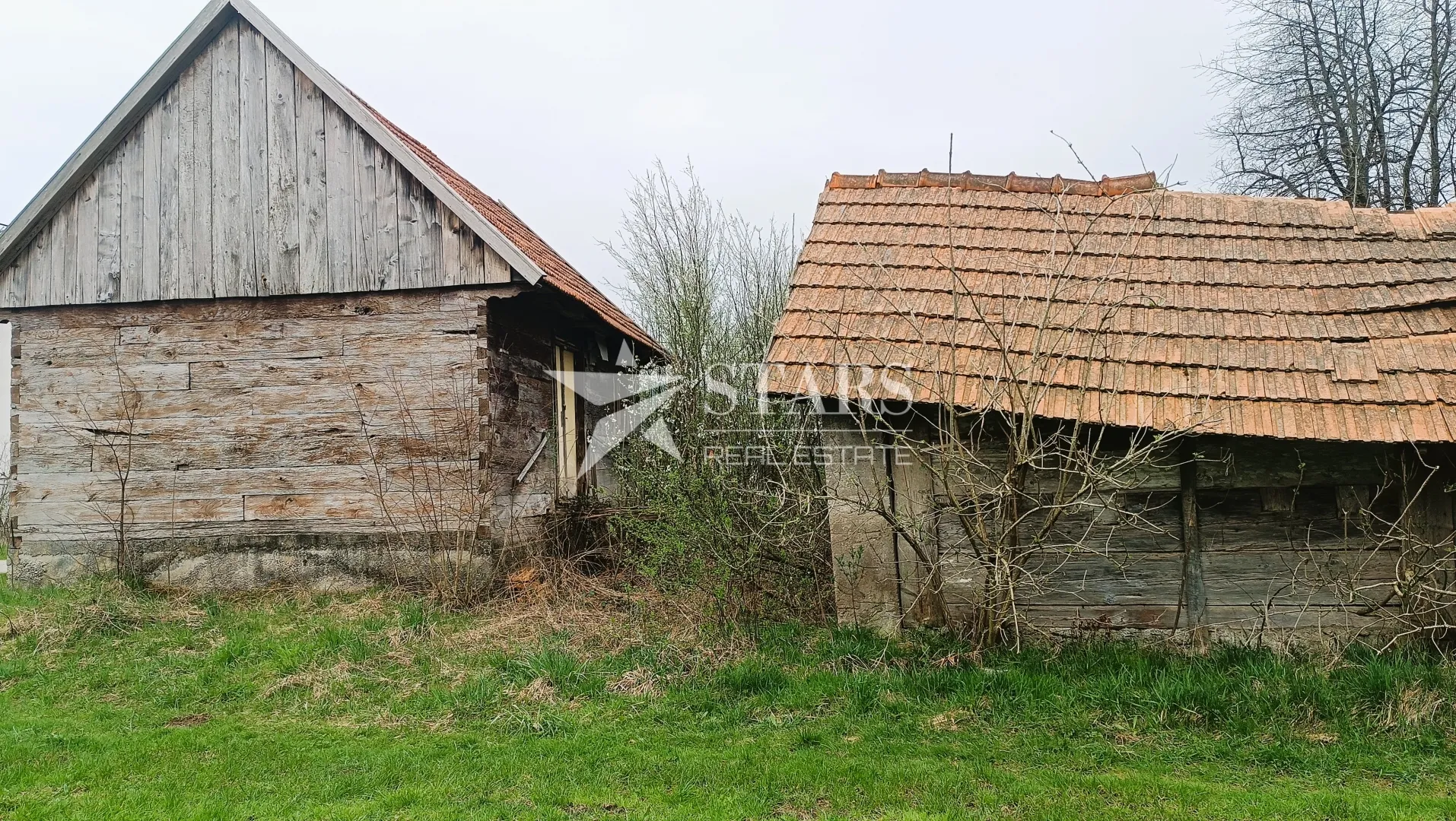 ogulin - drvena kuća s okućnicom - slika 7