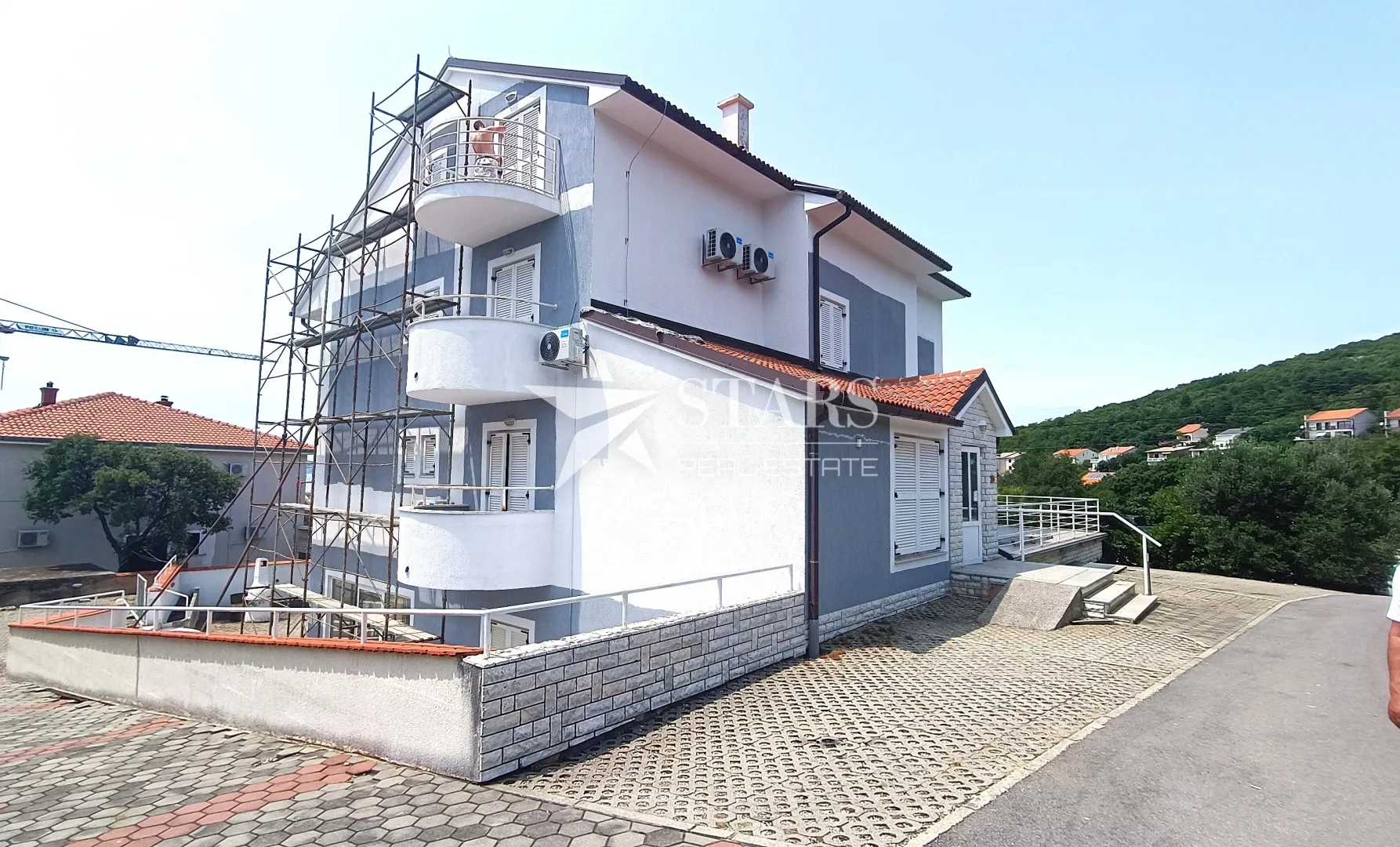 novi vinodoski, povile, kuća p+3 blizu mora, panoramski pogled - slika 19