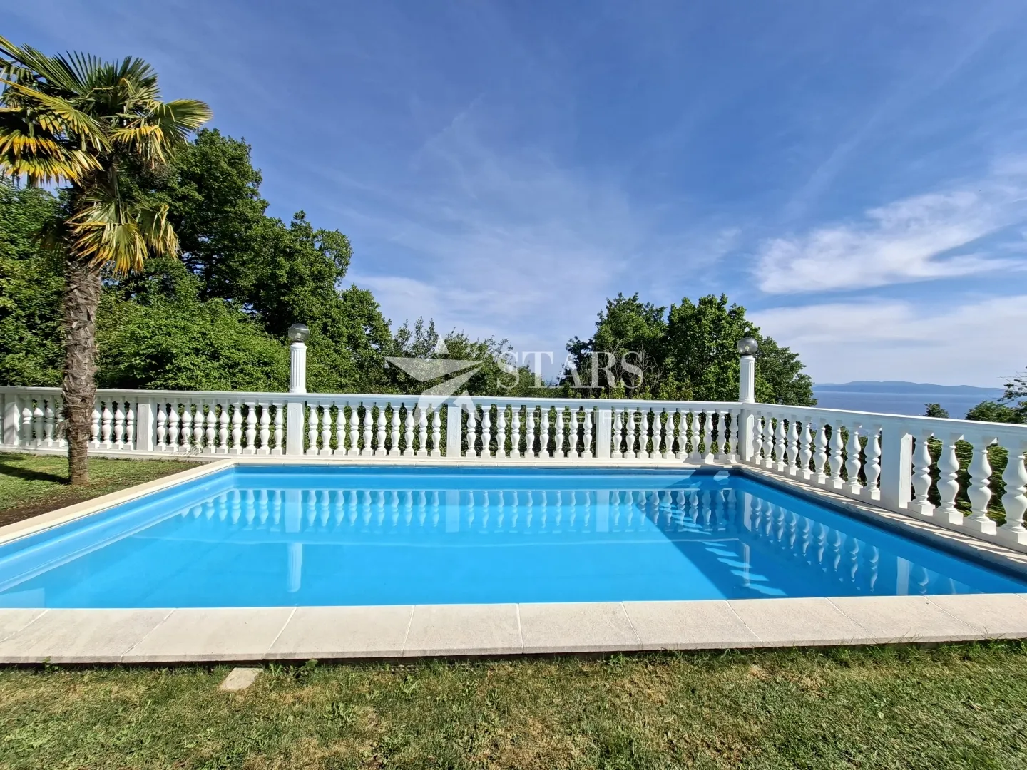 Opatija, Volosko, poslovno stambena vila s bazenom!