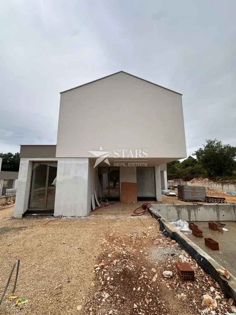 labin - villa sa bazenom i okućnicom - slika 4