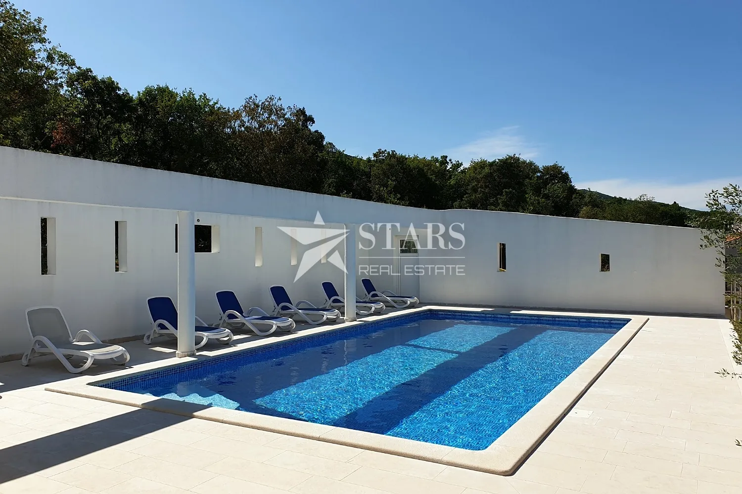 istra, labin – velika apartmanska kuća s bazenom i otvorenim pogledom na more - slika 13