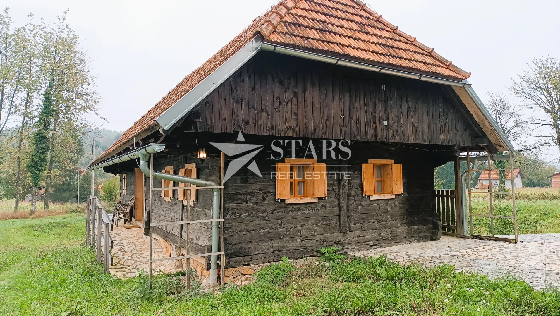 josipdol - dvije drvene kuće s 4 apartmana na velikom zemljištu - slika 5