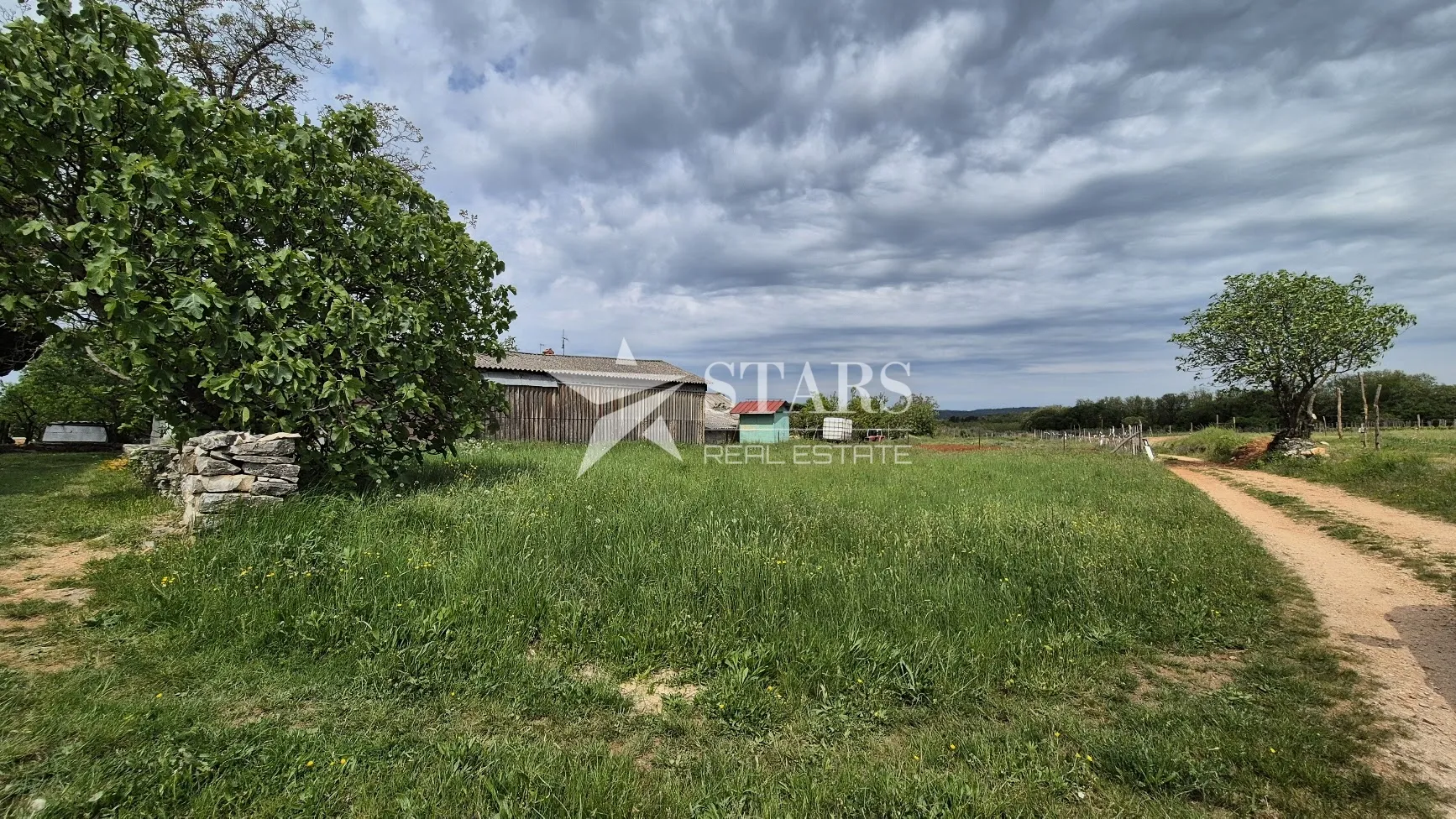 istra, oprtalj okolica – građevinski teren 453 m2 u autentičnom okruženju - slika 4