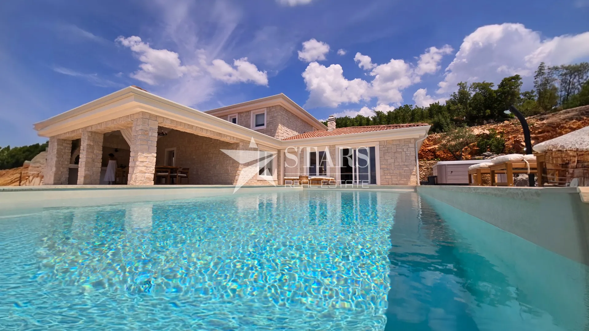 Crikvenica, Jadranovo jedinstvena kamena vila - Jadranovo, Crikvenica