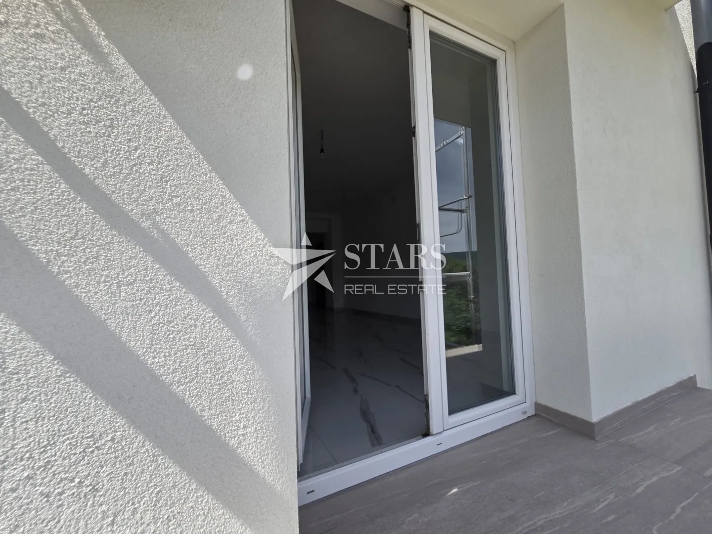 buzet, 1s+db stan u novogradnji, centar - slika 4