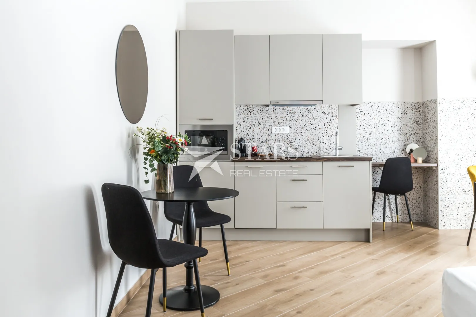 Rijeka, Centar - stan 150 m2 izveden u 3 apartmana - Prilika za Investiciju