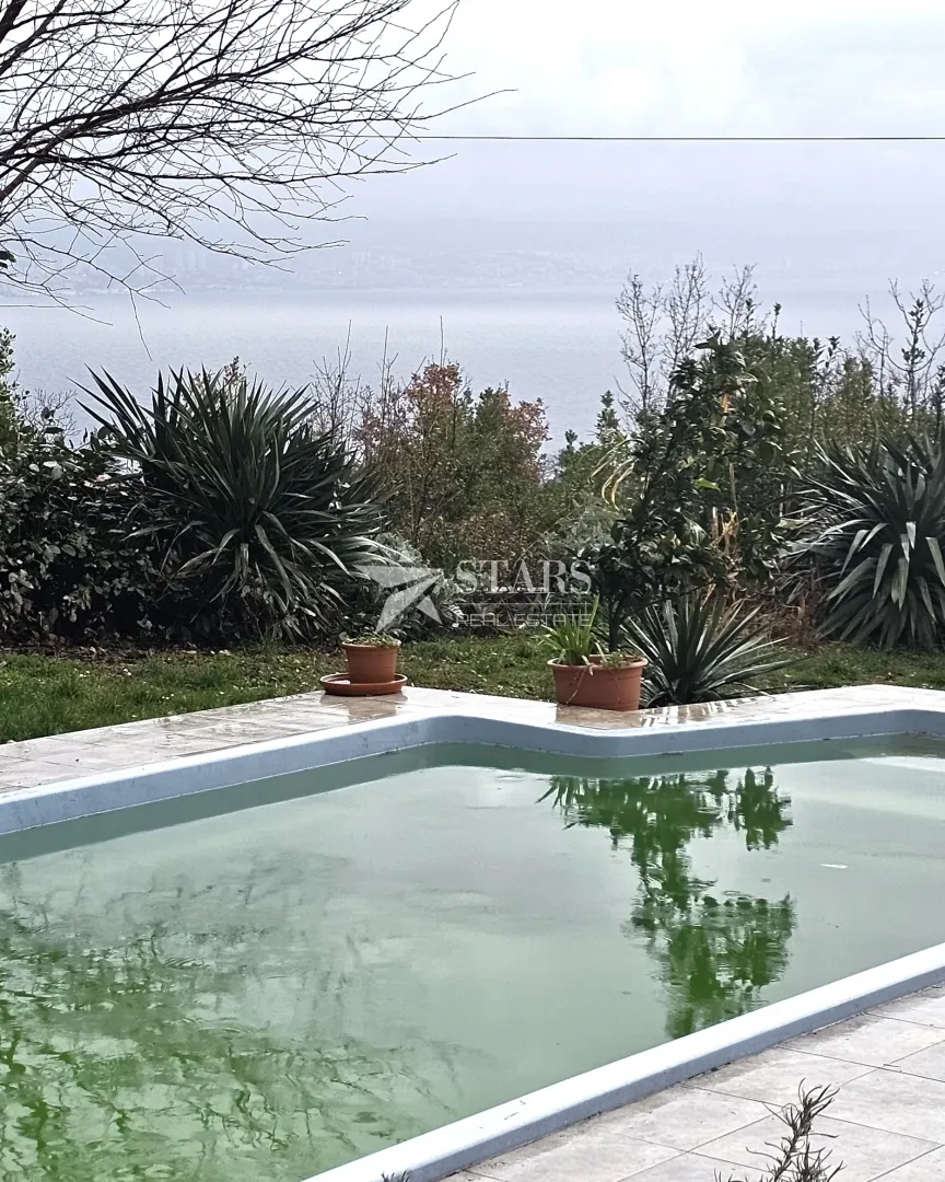 Opatija, Oprić, etaža - dva stana, bazen, pogled na more - Oprić, Opatija