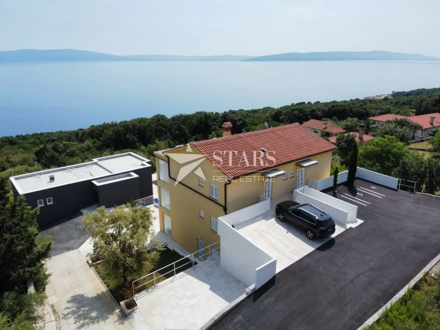 Istra, Labin - apartmanska kuća s bazenom i panoramskim pogledom na more