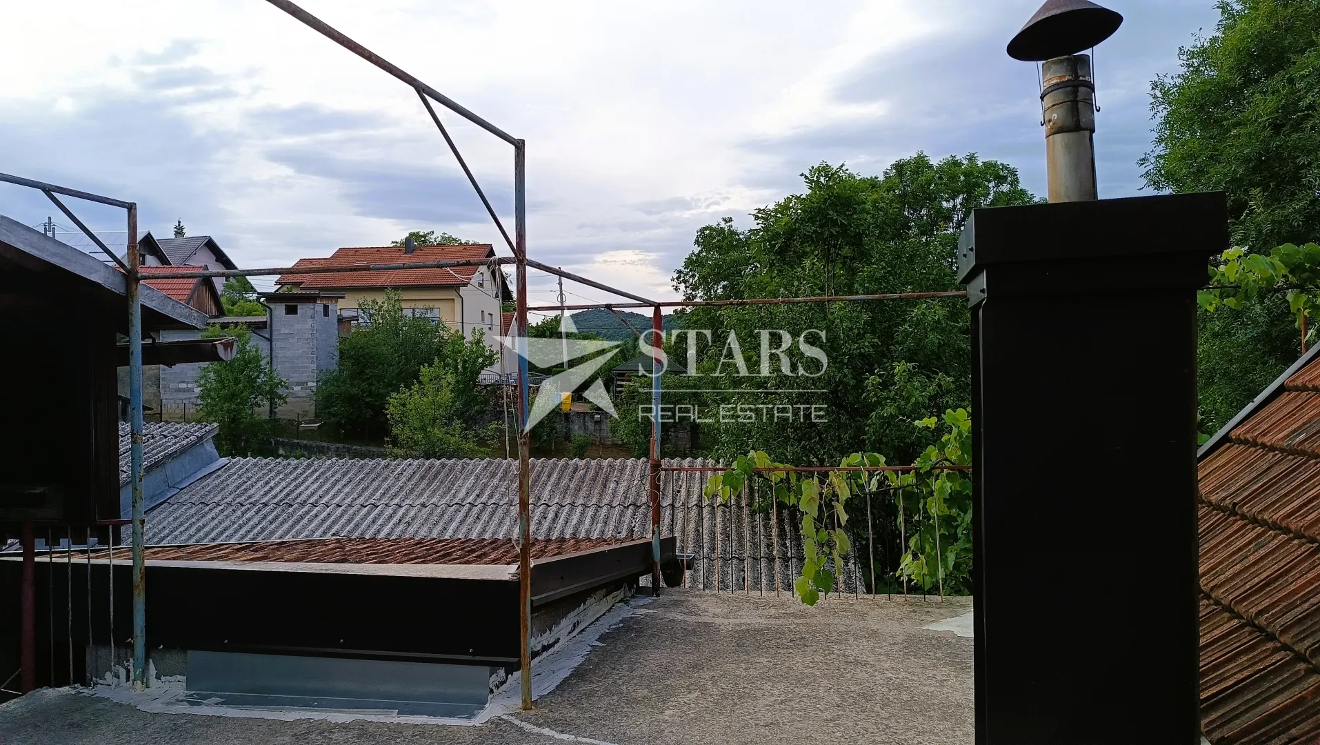ogulin -prizemnica 97 m² s voćnjakom i pomoćnim objektima, 1.871 m² parcela - slika 20