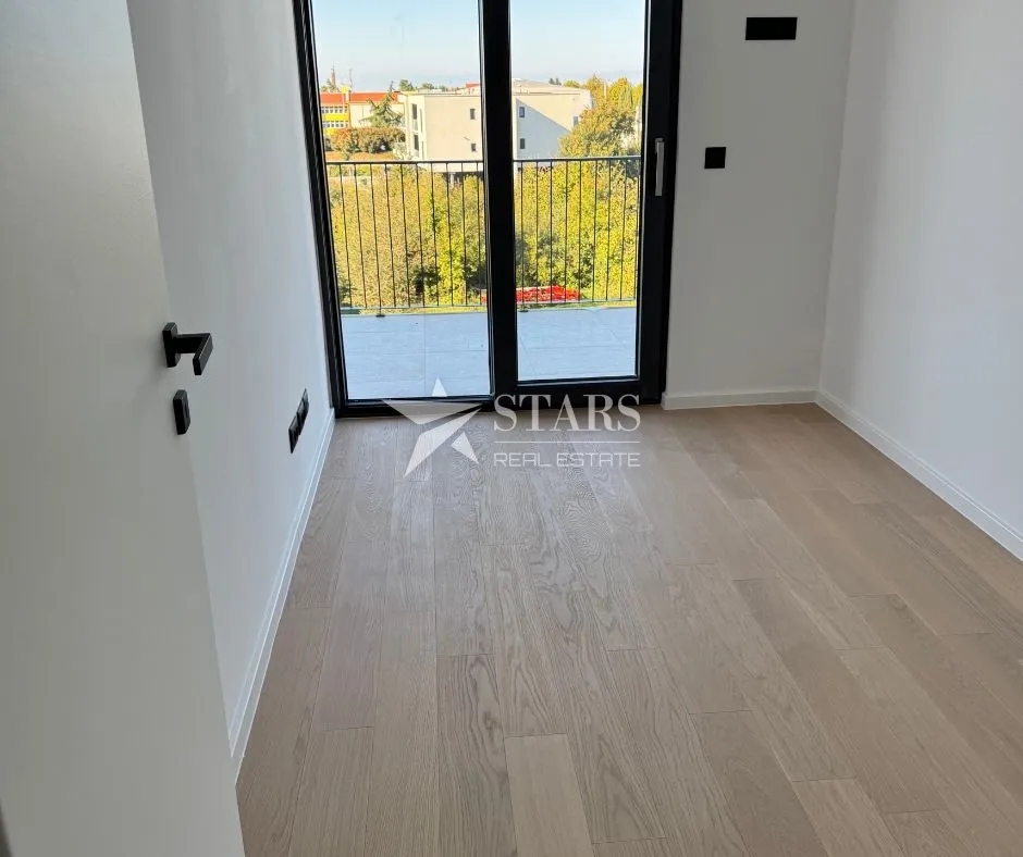 umag – novi 3s+db stan s pogledom na more i 3 parking mjesta u cijeni - slika 5