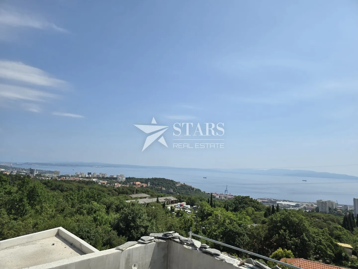 rijeka, kozala - luksuzni 3s+db stan s krovnom terasom i bazenom - slika 14
