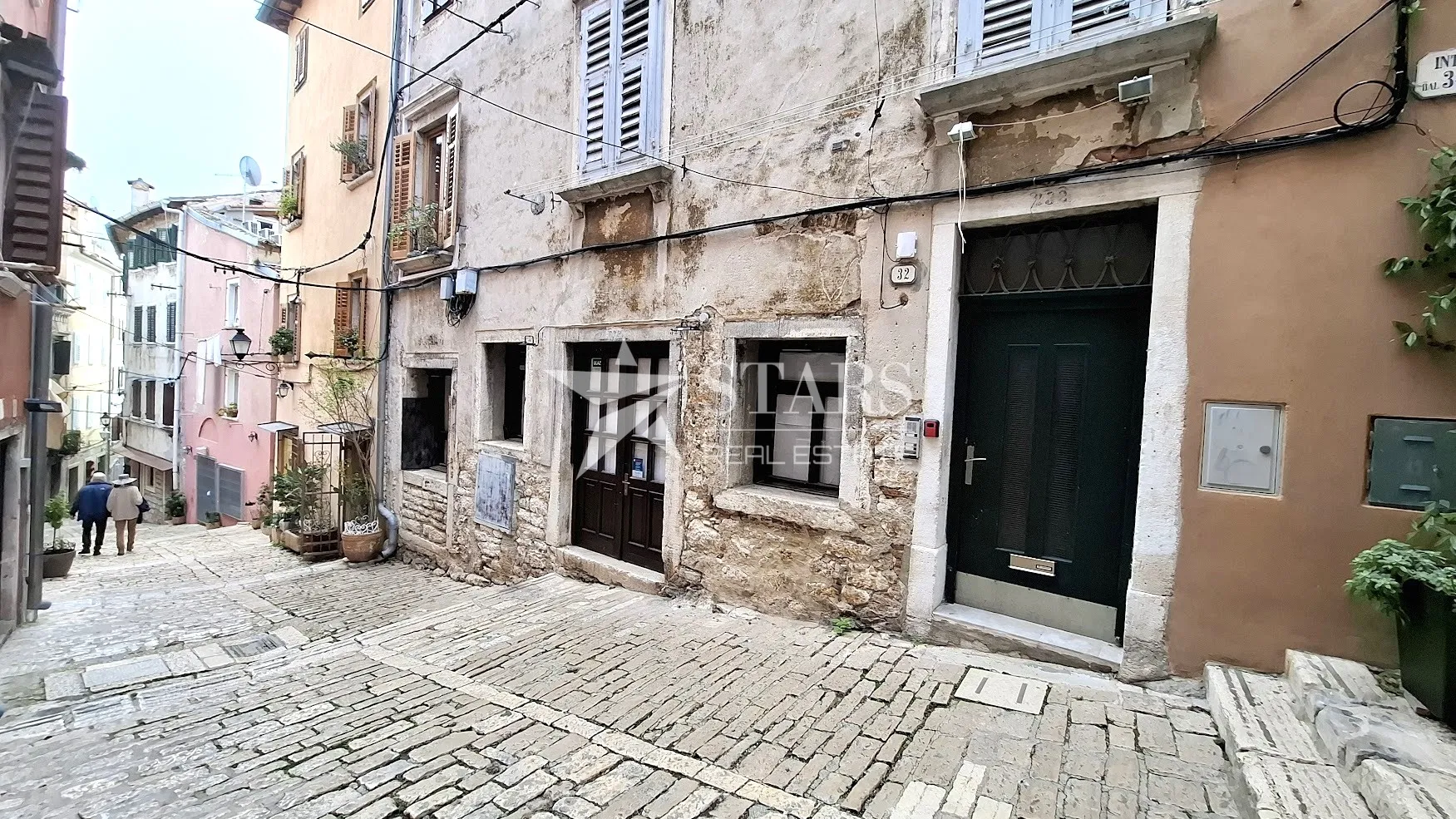 rovinj, grisia - adaptirani stan u prizemlju - slika 9