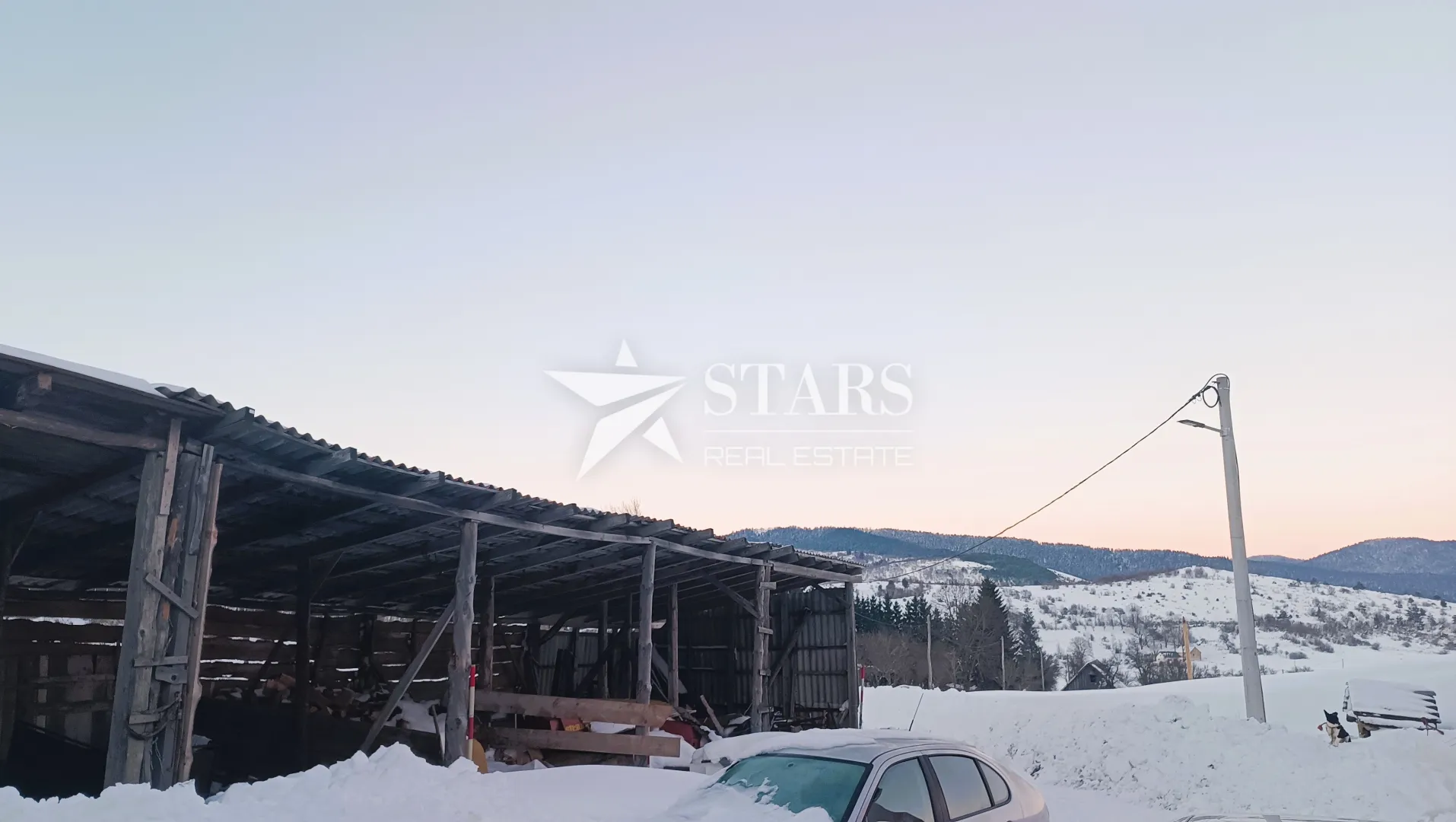 otočac - prodaje se kuća površine 180 m2 - slika 10