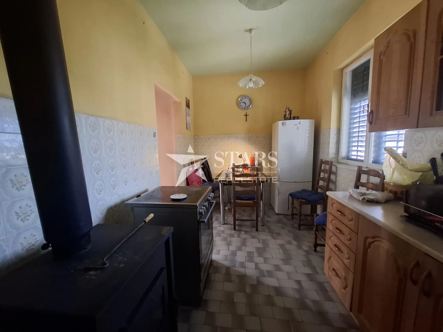 rijeka, gornja drenova - kuća s tri stana, velika okućnica - slika 4