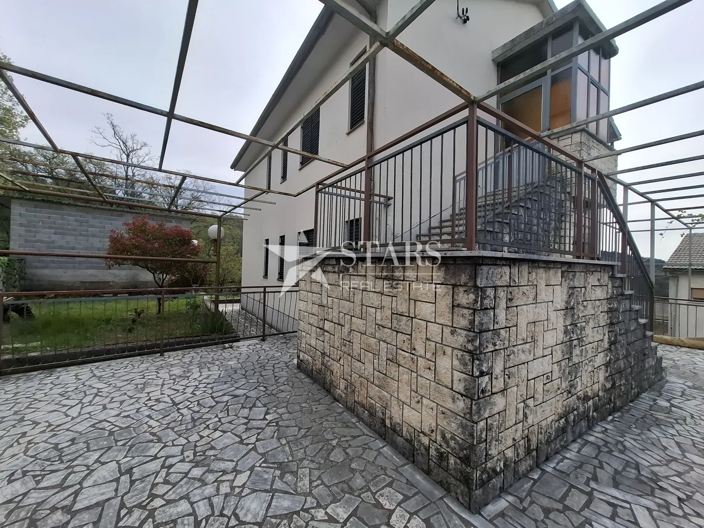 rijeka, gornja drenova - kuća s tri stana, velika okućnica - slika 35