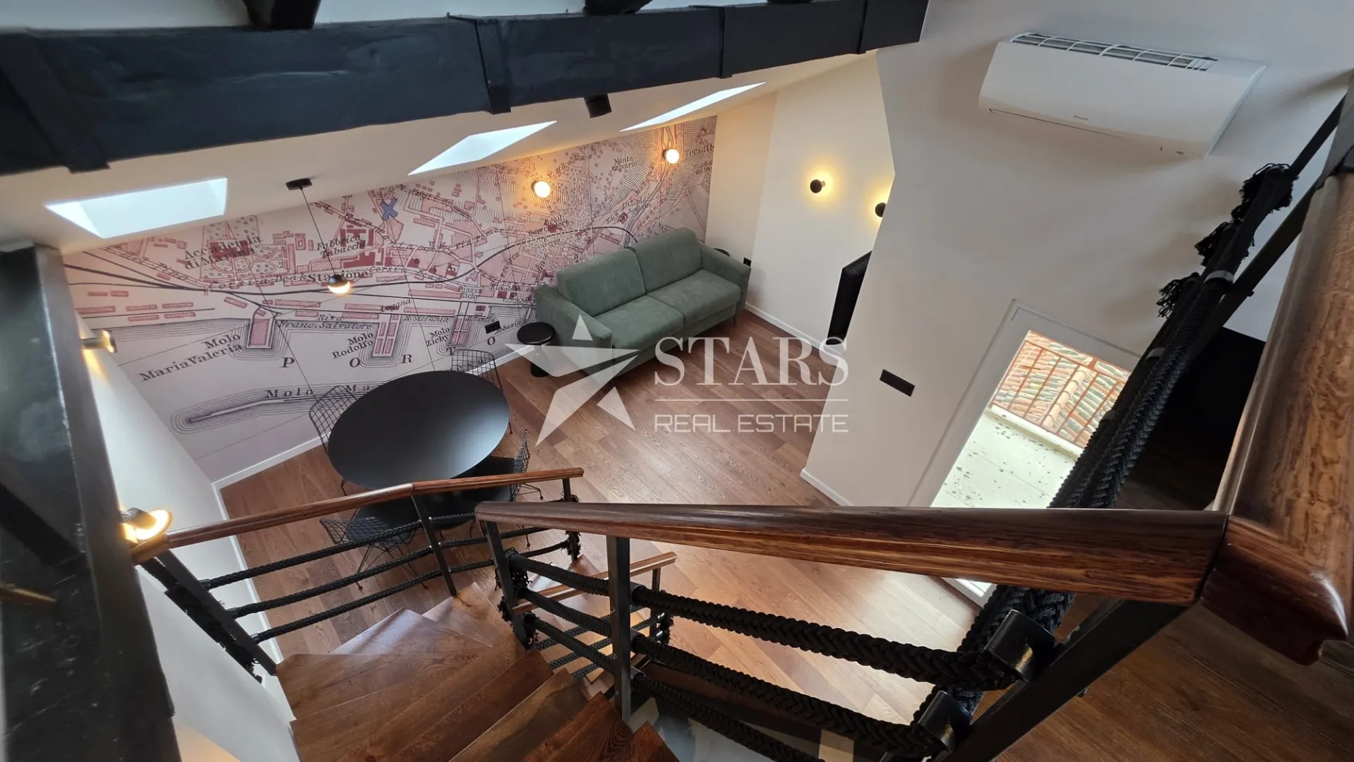 rijeka, centar - vrhunski uređen stan, galerija, balkon - slika 6