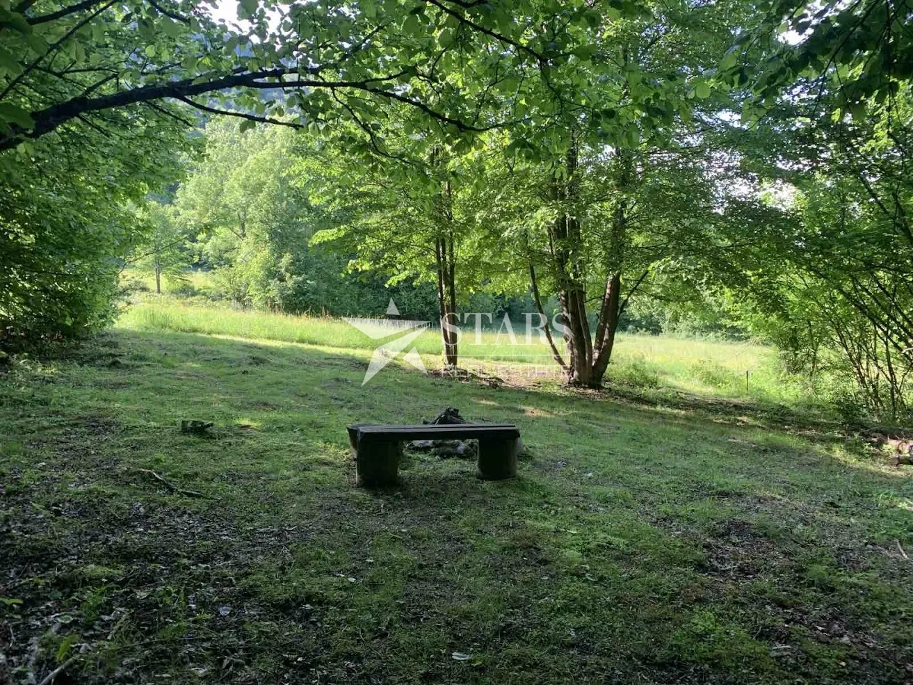 gorski kotar, vrbovsko - poljoprivredni teren sa roštiljem i sjenicom - slika 4
