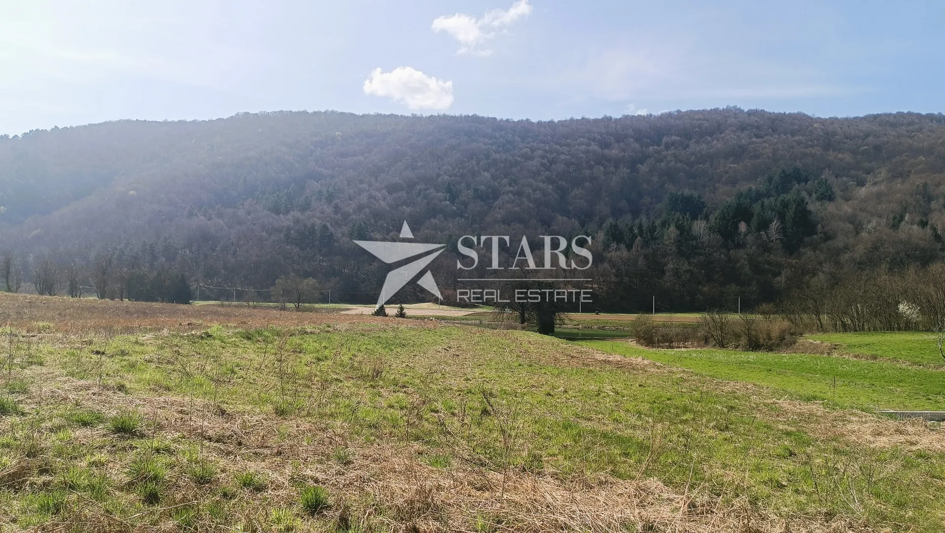 Ogulin - U ponudi je građevinsko zemljište ukupne površine 1.282 m²