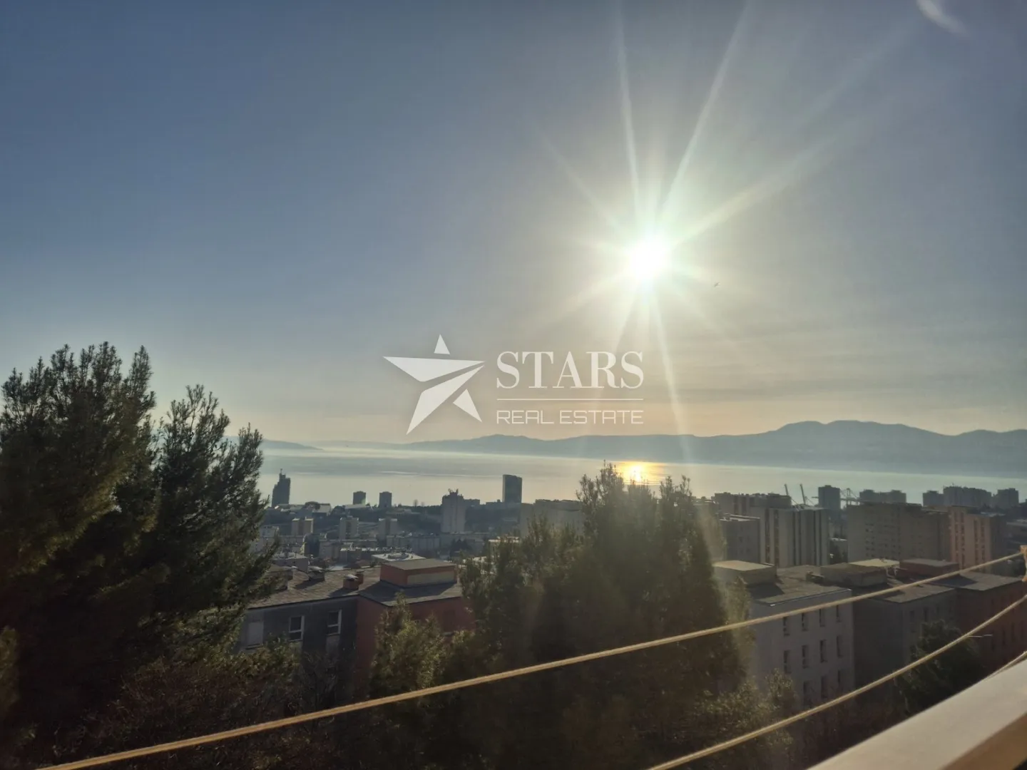 Rijeka, Gornja Vežica, 3SKL, loggia