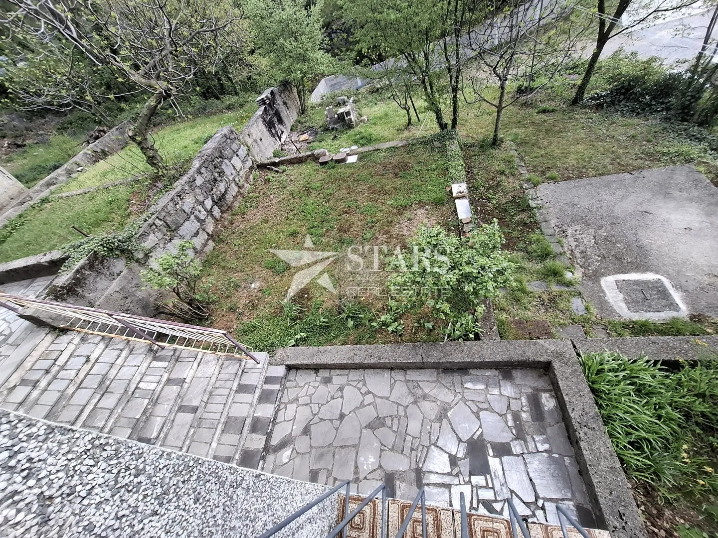 rijeka, gornja drenova - kuća s tri stana, velika okućnica - slika 33