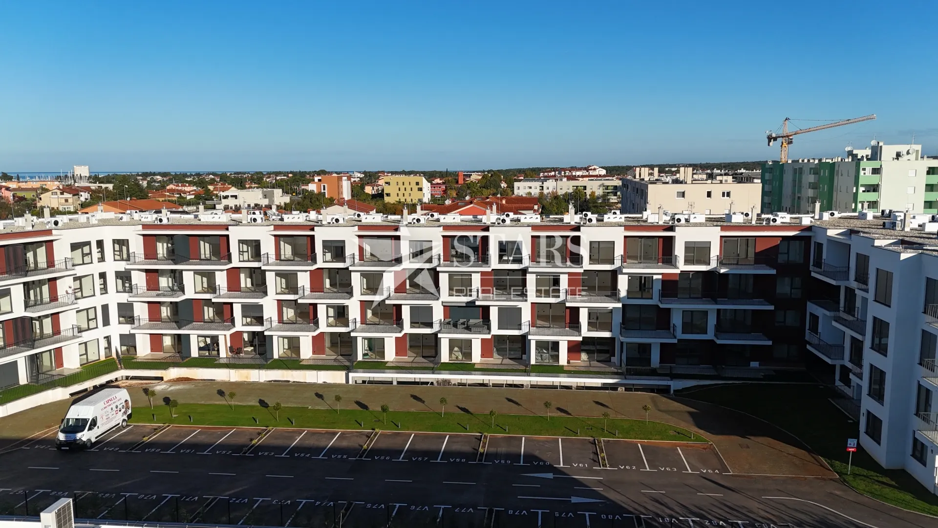 Umag – novi 3S+DB stan s pogledom na more i 3 parking mjesta u cijeni
