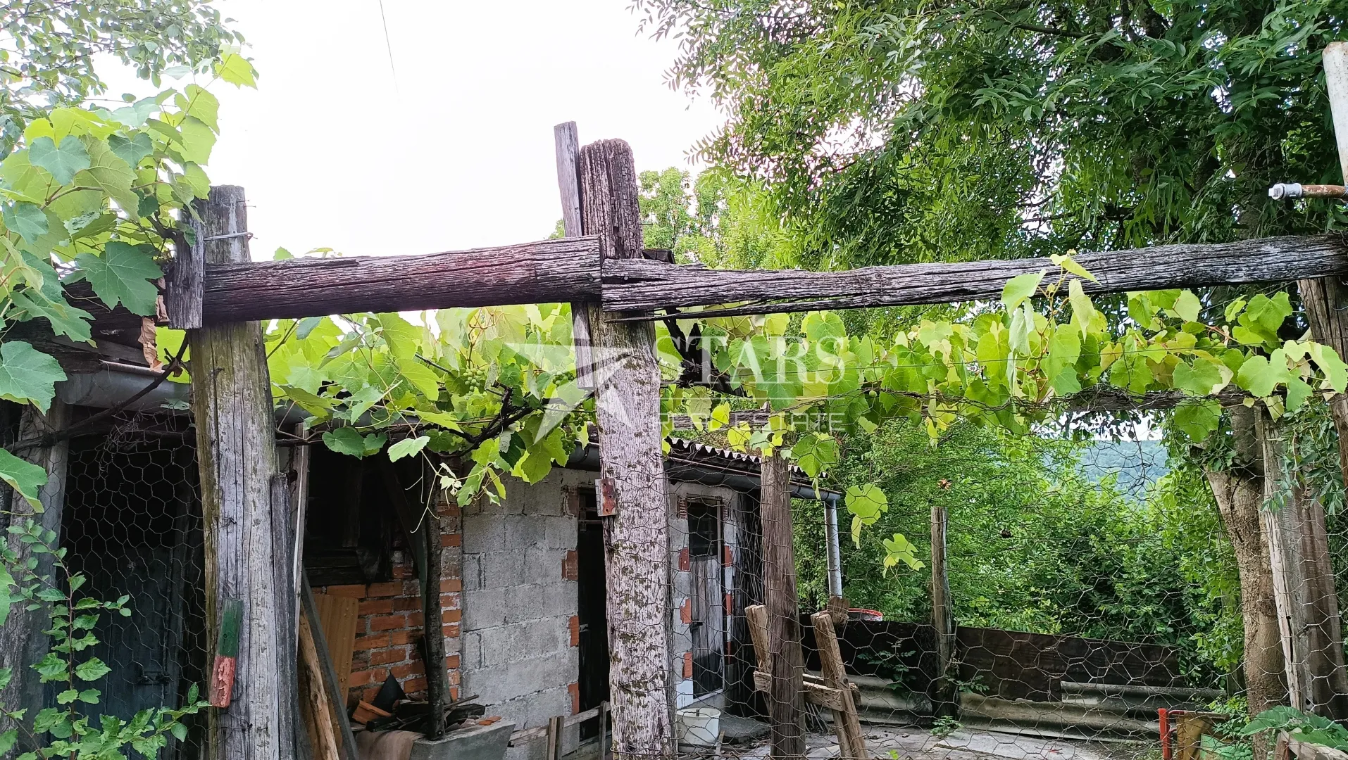 ogulin -prizemnica 97 m² s voćnjakom i pomoćnim objektima, 1.871 m² parcela - slika 24