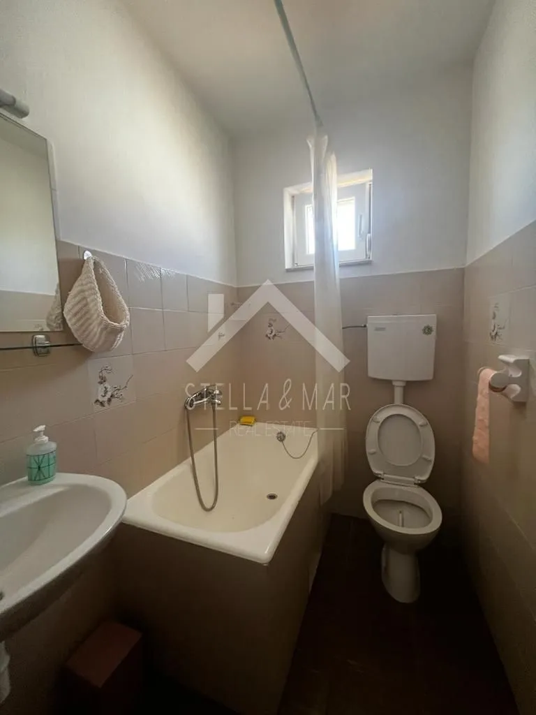 kuća sa 5 apartmana -100m do mora - vir - slika 8