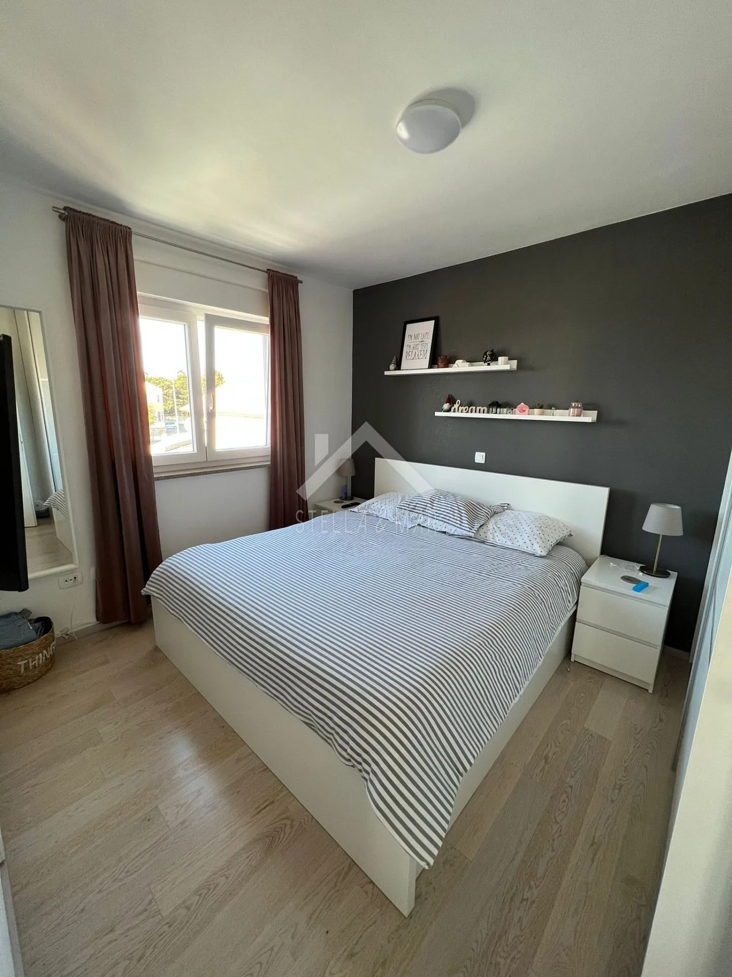 stan sa tri spavaće sobe, namješten, pogled - zadar, bili brig - slika 12