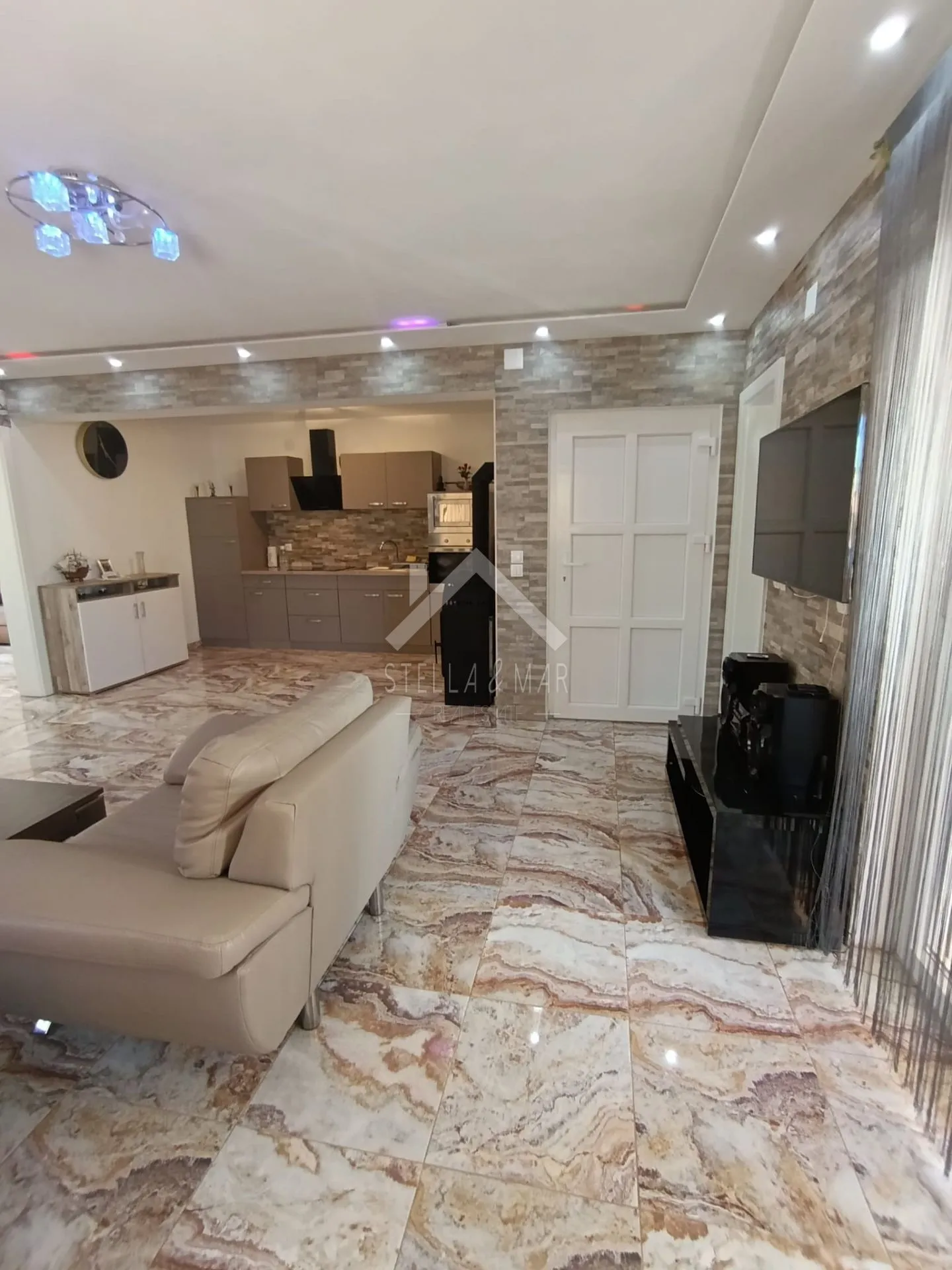 dvosobni apartman - vir - slika 5