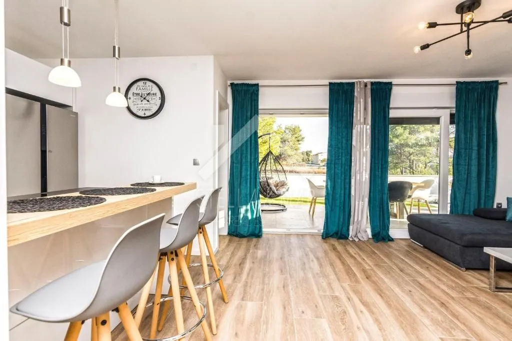 vila sa bazenom, dva apartmana - vir - slika 3
