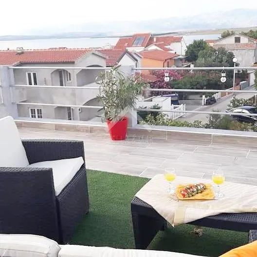 kuća sa 4 apartmana i krovnom terasom - vir - slika 38