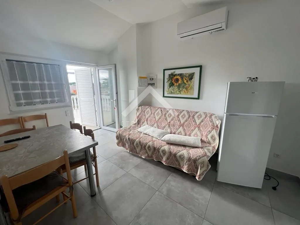 kuća sa 4 apartmana sa pogledom na more - vir - slika 47