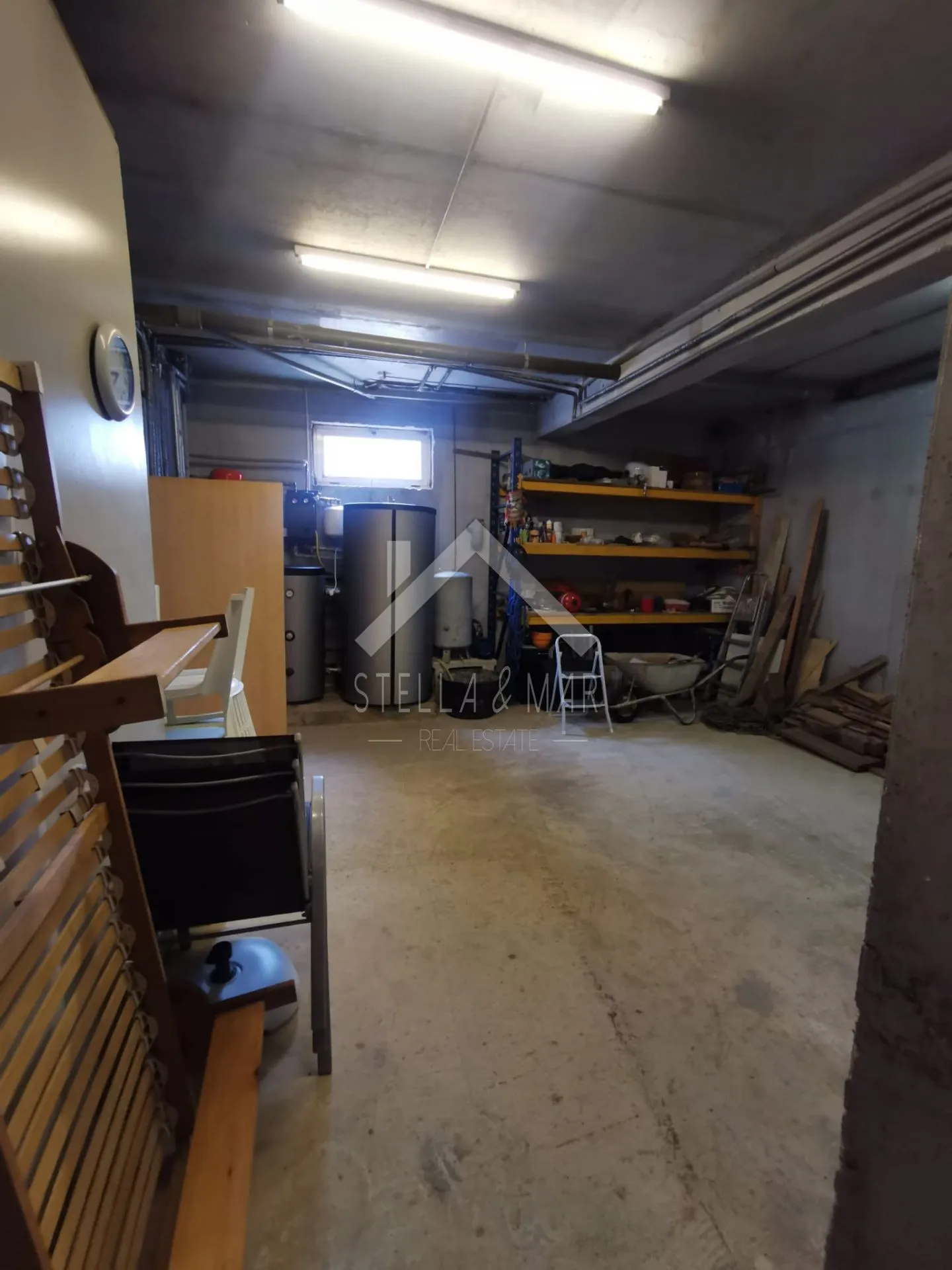 kuća sa 5 apartmana, garaža, podrum - vir, centar - slika 49