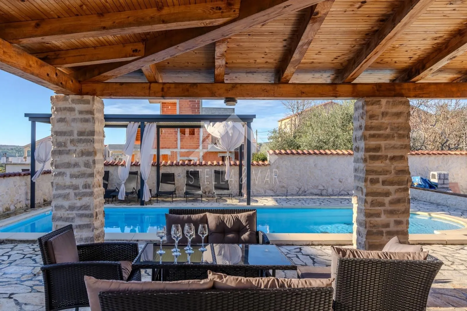 prekrasna villa sa bazenom - posedarje - slika 34