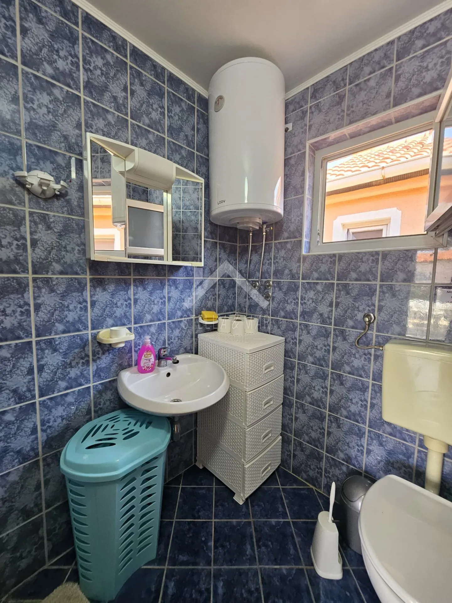 kuća sa 4 apartmana - vir - slika 24