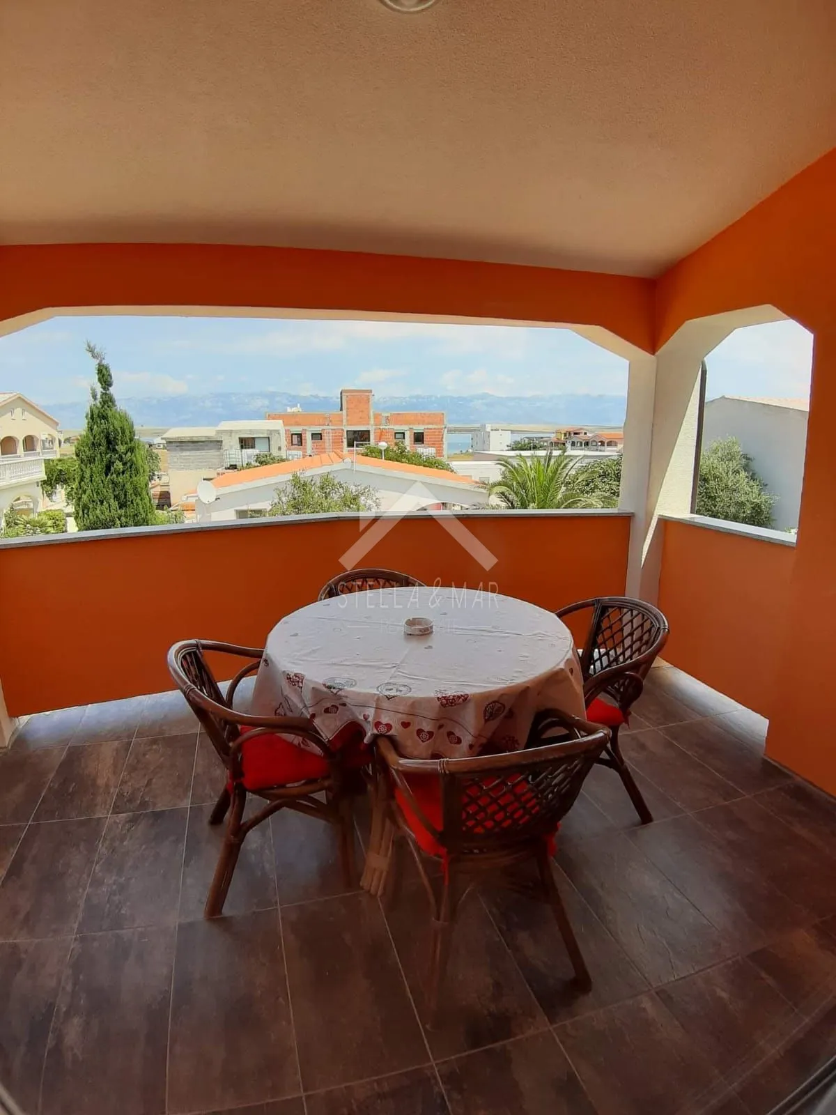 dvosobni apartman, pogled na more - vir - slika 1