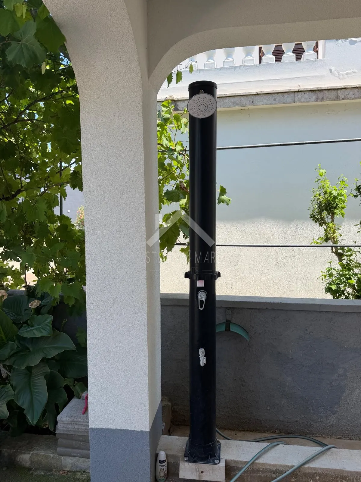 kuća sa 3 stana i garažom, velike terase, blizina centra i plaže - vir - slika 5